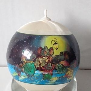 Vintage 1979 Christmas Mouse and the Carolers Ornament